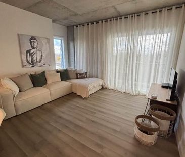 ✨ 3 ½ moderne, dernier étage, très lumineux – Wi-Fi & stationnement... - Photo 4