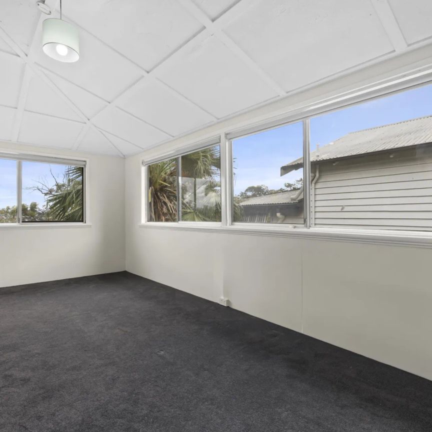 3 bedroom home with sleepout and large yard in perfect location - Photo 1