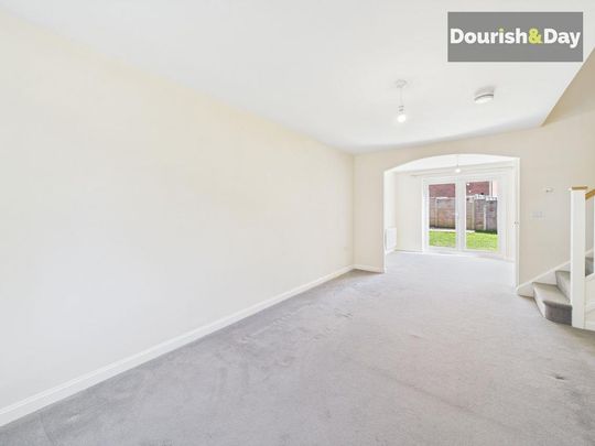 4 bedroom semi-detached house to rent - Photo 1