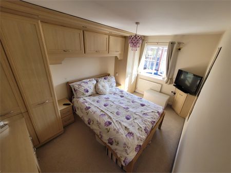 Lawndale Close - Photo 4