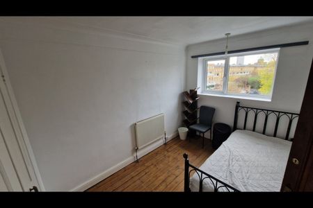 2 Bed Flat, Kerbey Street, E14 - Photo 2