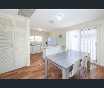 21 Johnstone Road, Oaklands Park, SA 5046 - Photo 2