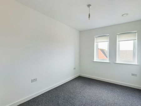 Flat to rent on - Photo 3