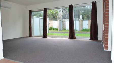 Two Bedroom in Waikanae Beach - Photo 4