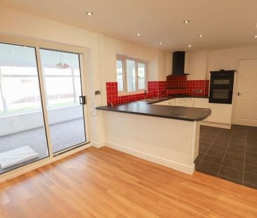 6 bedroom detached house to rent - Photo 6