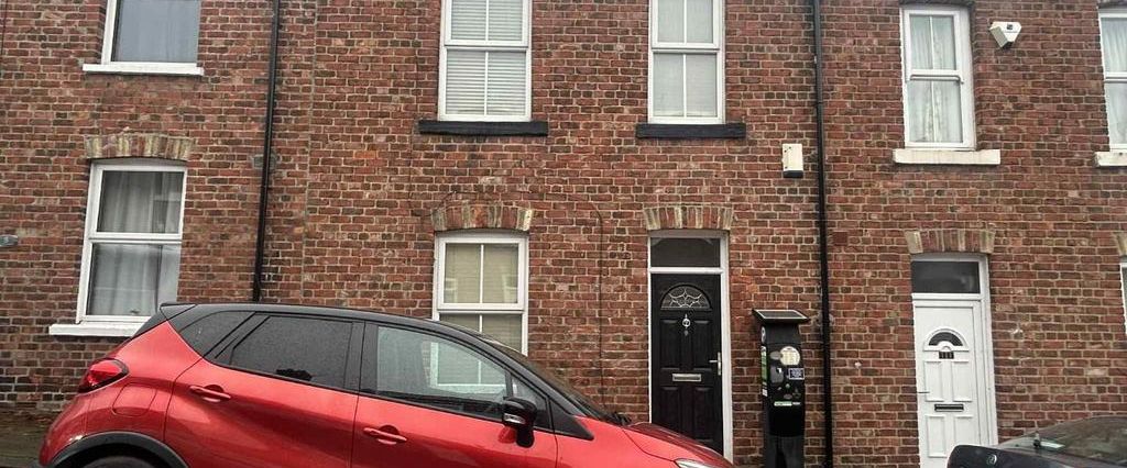 4 bedroom private hall to rent - Photo 1