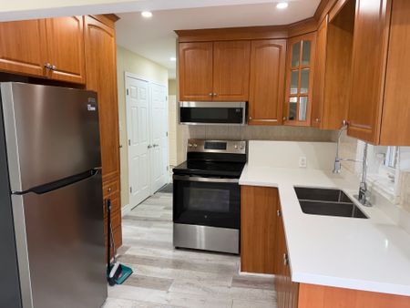 For Lease - 117A Redwater Drive, Toronto, Ontario - Photo 5