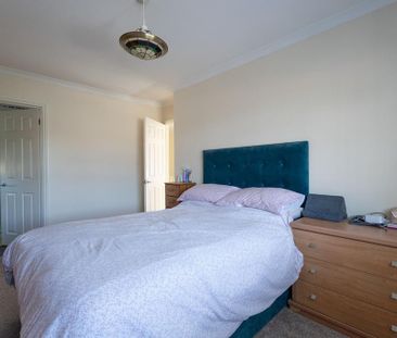 4 bedroom detached house to rent - Photo 5