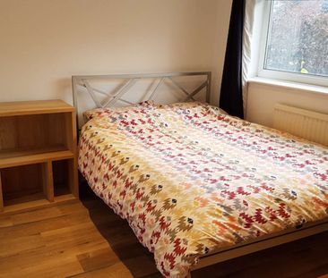 Cosy ALL FEMALE houseshare in lovely Didsbury! Room 4 - Photo 5