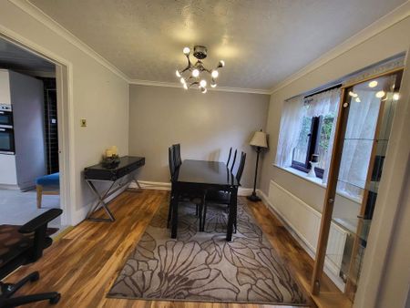 4 bedroom semi-detached house to rent - Photo 3