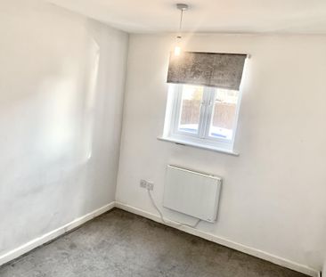 Mortons Court, March - Photo 1