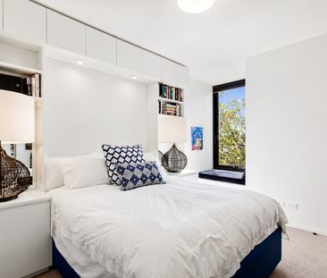 Light-Filled Apartment with Northerly Treetop Views - Photo 2