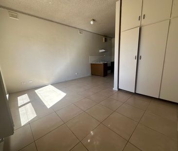 Functional, Low-Maintenance Ground Floor Unit – Available Now - Photo 3