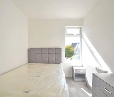 6 bedroom semi-detached house to rent - Photo 4