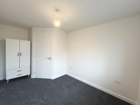 3 bedroom semi-detached house to rent - Photo 3