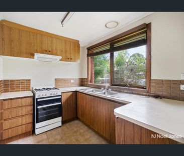 Easy Living In Central Ringwood - Photo 2