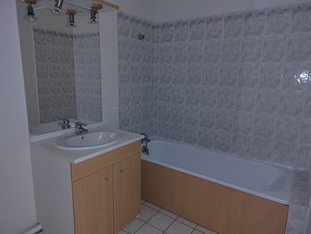 Location Appartement 2 pièces 47m² ORLEANS 45100 - Photo 4