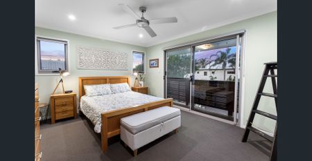 Coastal Living Meets Modern Comfort - Your Redcliffe Oasis Awaits! - Photo 3