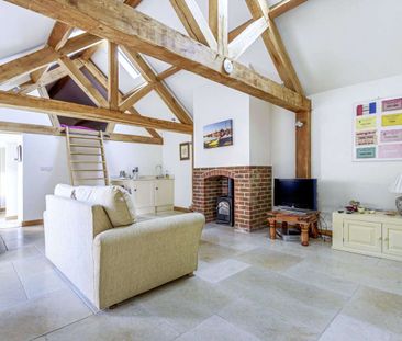 Well presented barn conversion with flexible accommodation and deta... - Photo 2