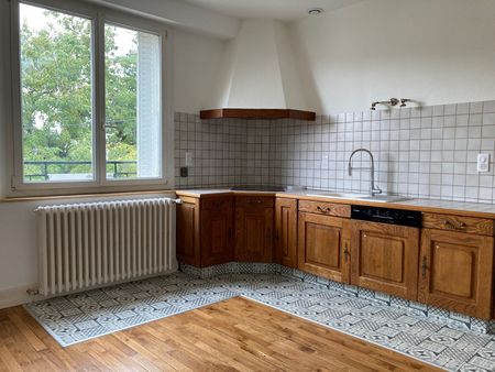 Location Appartement 3 pièces 92m² BESANCON 25000 - Photo 4