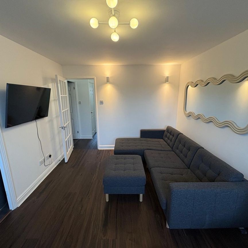 1 Bed Flat, Lucas Gardens, N2 - Photo 1