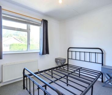 2 bedroom end of terrace house to rent - Photo 1