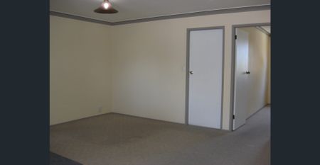 Top Floor Apartment Entry Via Featon Place - Photo 2