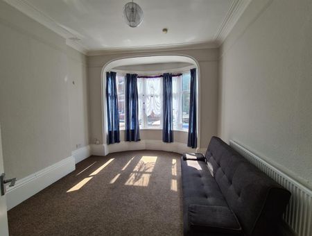 Ground Floor Flat, 2 St Vincent Ave - Photo 2