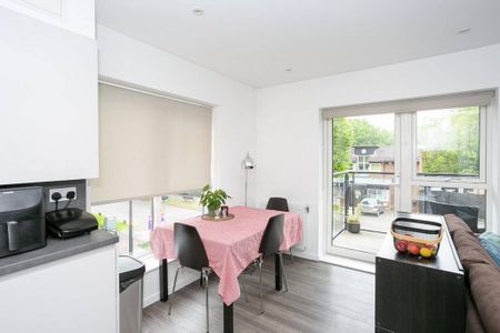 2 bedroom flat to rent - Photo 5