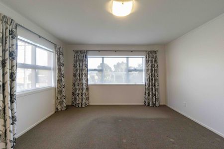 Well Presented Four Bedroom Brick Home - Photo 5