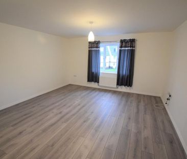 2 bedroom coach house to rent - Photo 1