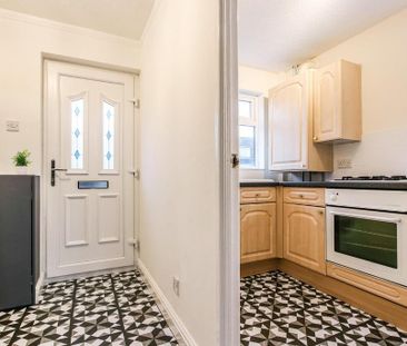 2 bedroom semi-detached house to rent - Photo 5