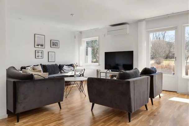 Gustav Adolfsvägen, Huddinge - Photo 1