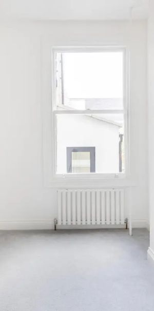 2 bedroom flat in London - Photo 1