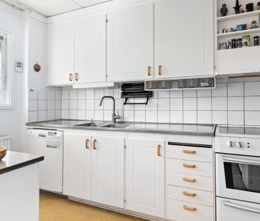 Västerslänt, Angered - Photo 1