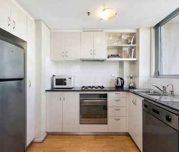 CHIC APARTMENT IN A VIBRANT SURRY HILLS ADDRESS - Photo 3