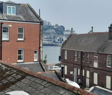 18 Fairfax Place, Dartmouth - Photo 1