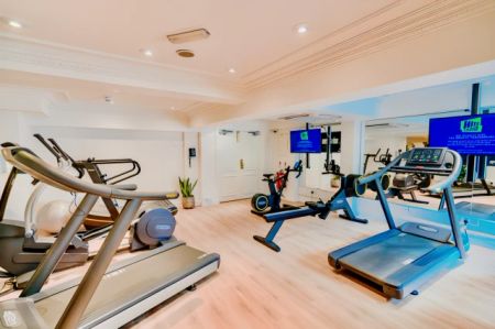 One Bed Apartment with extra twin bed - Photo 5