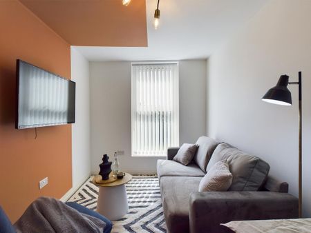 2 bedroom flat to rent - Photo 2