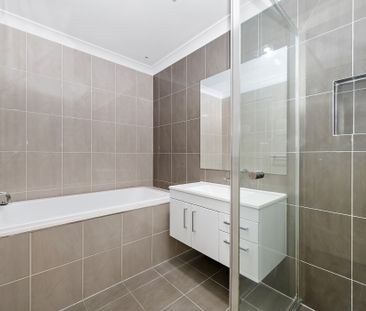 6 Songlark Place, Aberglasslyn NSW 2320 - House For Rent | Domain - Photo 6