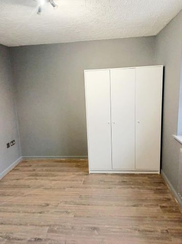 2 bedroom semi-detached house to rent - Photo 4