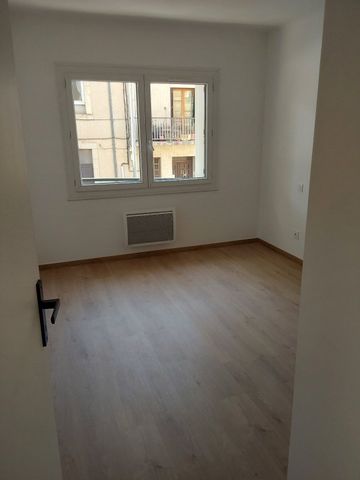 Location Appartement 4 pièces 81m² NARBONNE 11100 - Photo 2