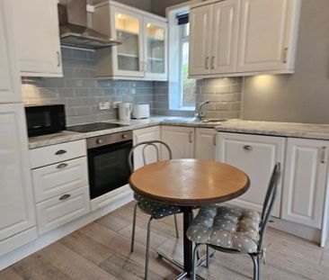 1 Bed Flat, Court Road, SO15 - Photo 2