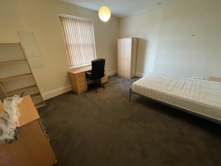 3 Bed Student Accommodation - Photo 2