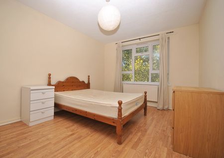 Flat to rent - Orb Street, London, SE17 - Photo 2