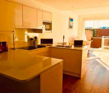 A purpose built 6 bedroom shared home Room 6 - Photo 5