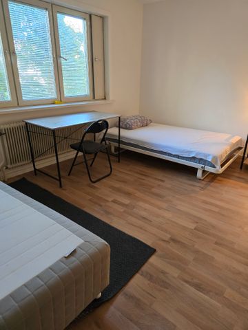 Malmköpingsvägen, Bandhagen - Photo 4