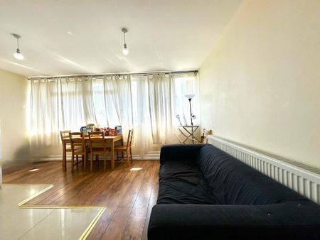 4 bedroom flat to rent - Photo 2