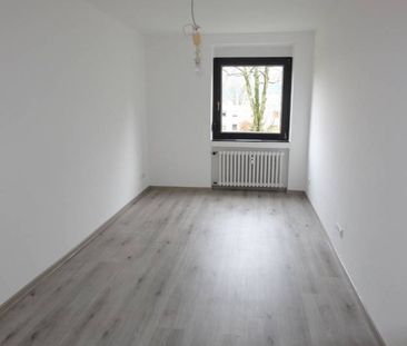 Trier-Heiligkreuz, renovierte 4 ZKB mit Loggia ab 1.3.26 zu vermieten. - Photo 4