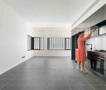 Brand new residence in buzzing heart of the area - Photo 6